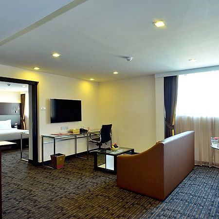 White Orchid Hotel Бангкок Экстерьер фото